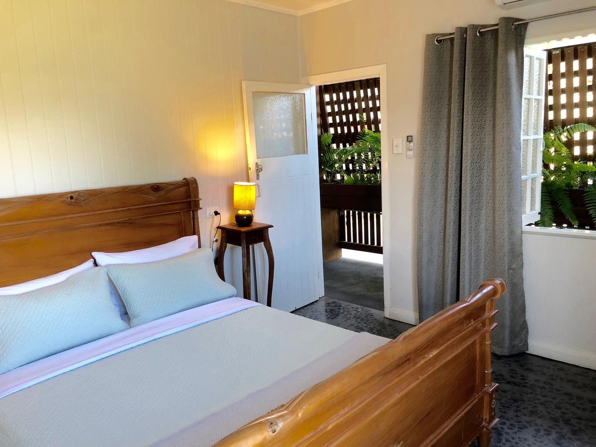 Five 3 Five Aparthotel Urangan Szoba fotó